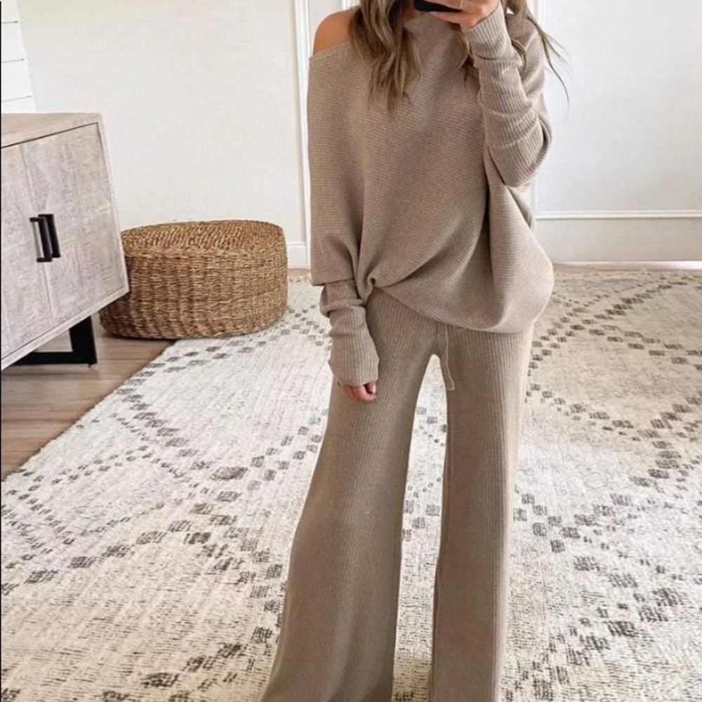 Tan Lounge Set